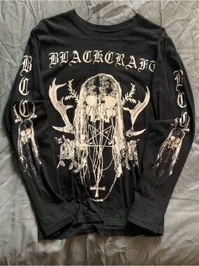 Black Long-Sleeve Graphic Men's Tee with Cream Skull Motif